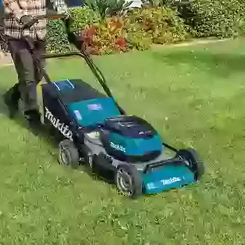 Makita Lawnmower Massive Saving While Stocks Last
